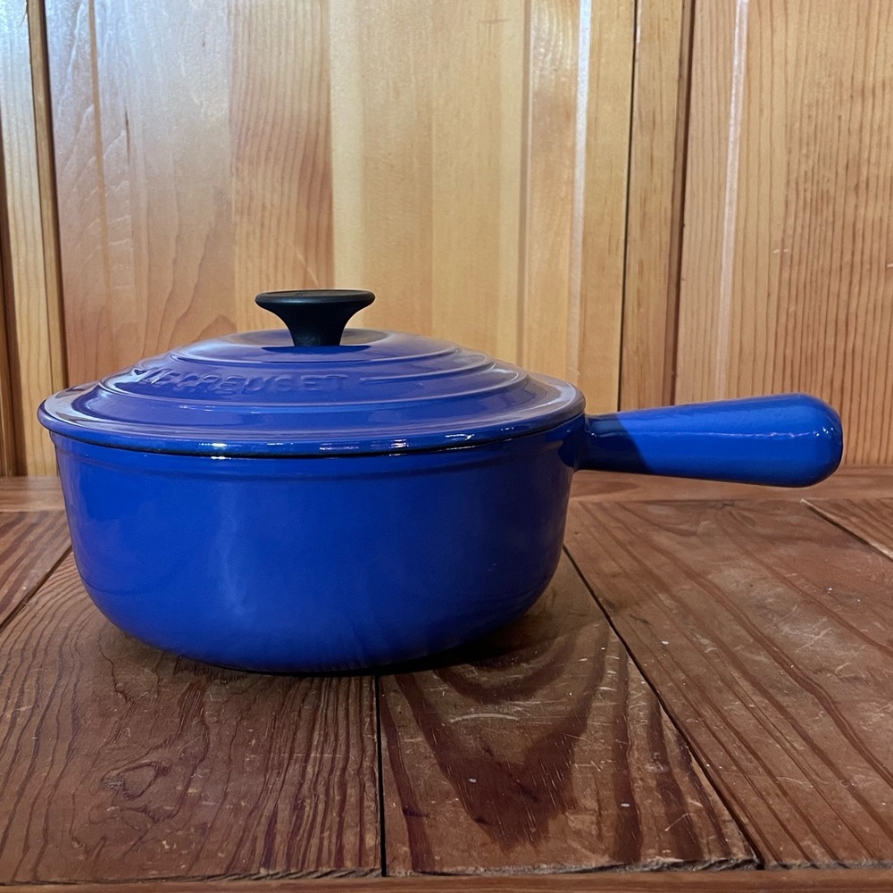 Le Creuset #20 blue enameled cast iron sauce pan w/ lid - like new condition!
